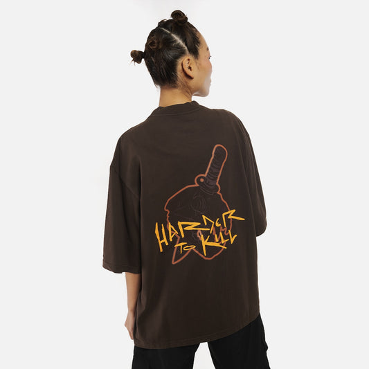 Camiseta Oversized Furia Harder To Kill Marrom