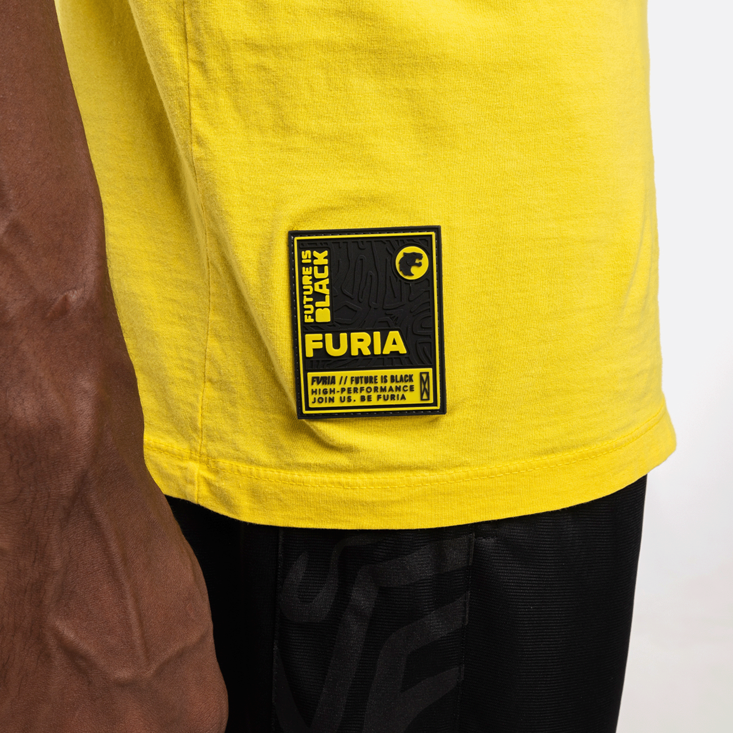 Camiseta Furia Future is Black Pantera Amarela