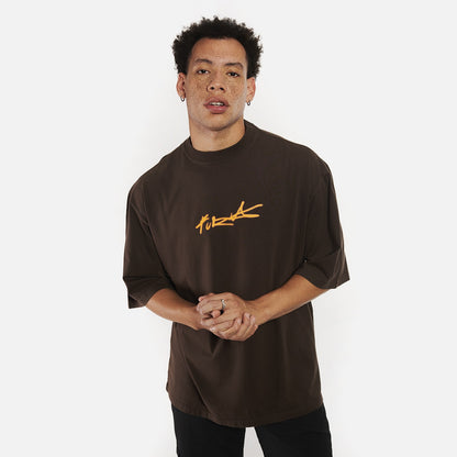 Camiseta Oversized Furia Harder To Kill Marrom
