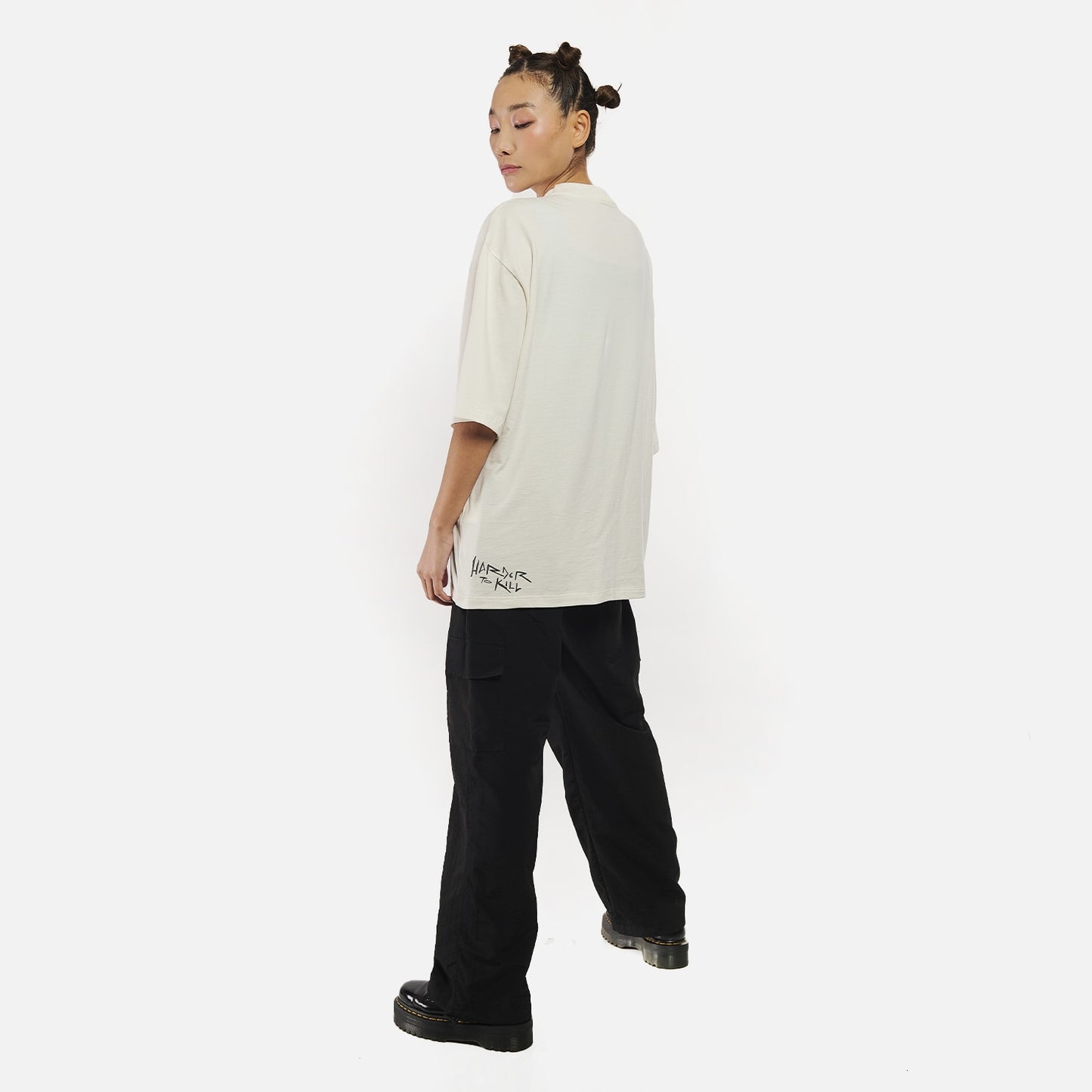 Camiseta Oversized Furia Harder To Kill Off White