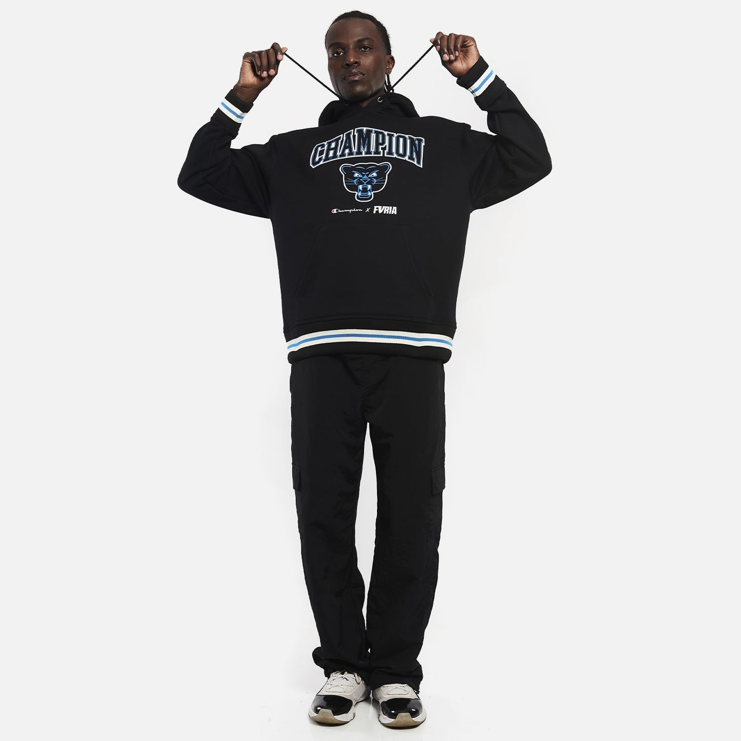 Moletom Furia x Champion College Preto