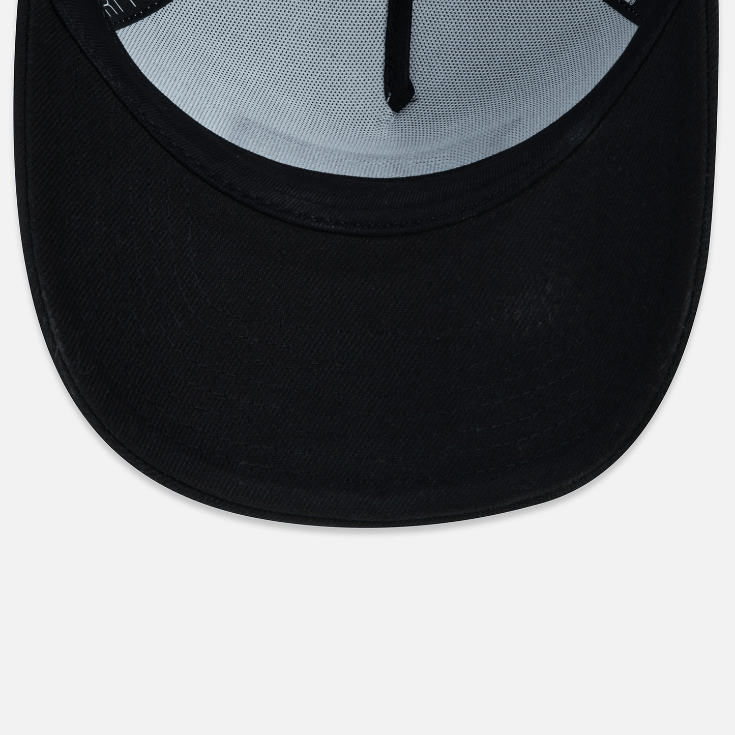 Boné 9Forty Trucker Furia x New Era Branco e Preto