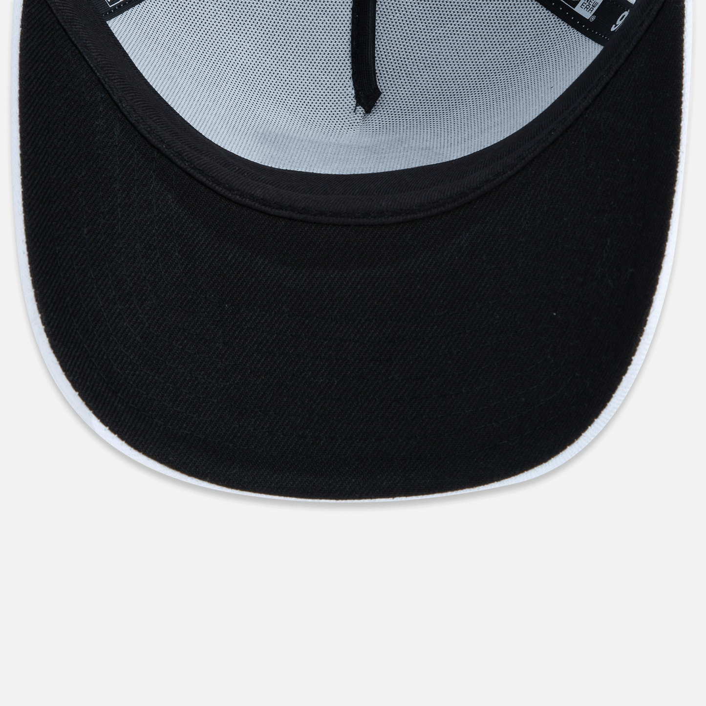 Boné 9Forth Furia x New Era Branco e Preto