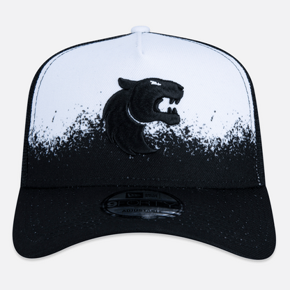 Boné 9Forth Trucker Furia x New Era Spray Preto e Branco